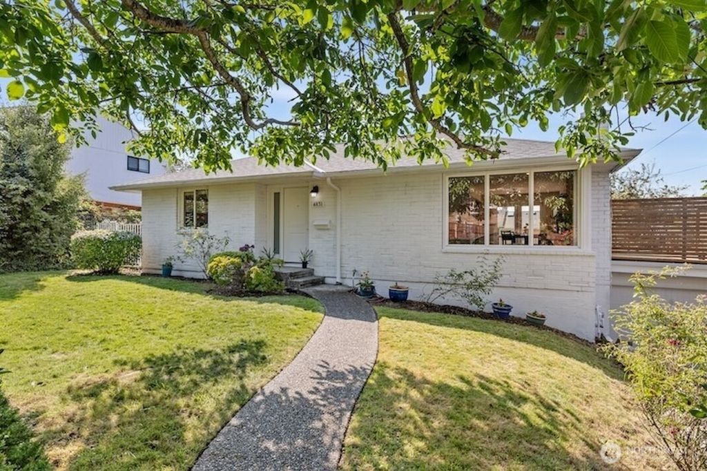 4831 S Holly Street, Seattle, WA 98118