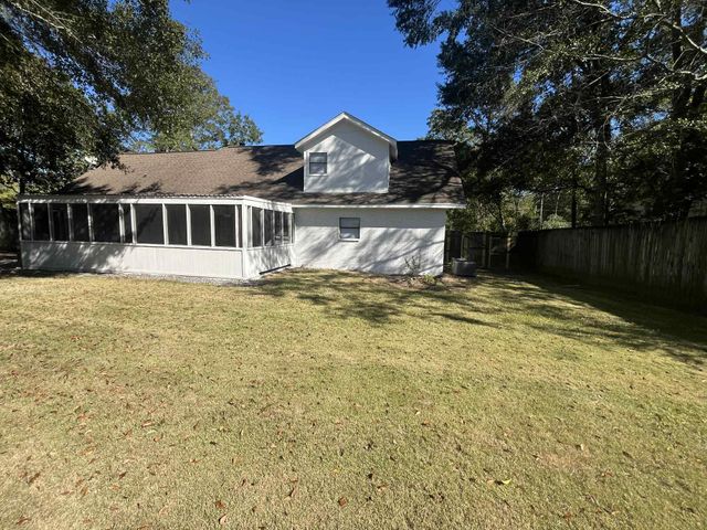 411 Whispering Pines, Hattiesburg, MS 39402