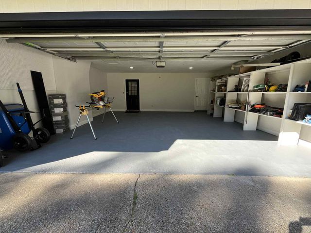 411 Whispering Pines, Hattiesburg, MS 39402