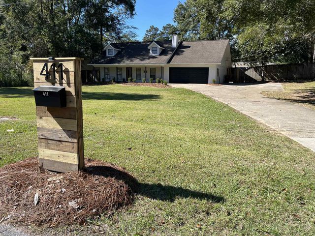 411 Whispering Pines, Hattiesburg, MS 39402