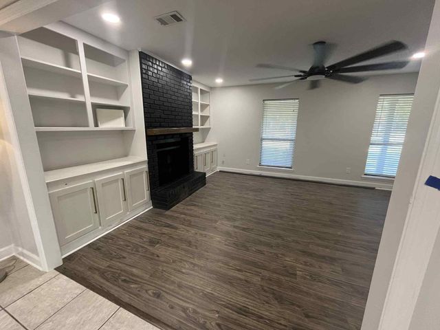 411 Whispering Pines, Hattiesburg, MS 39402