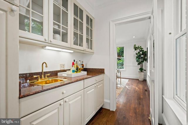 4753 RESERVOIR RD NW, Washington, DC 20007
