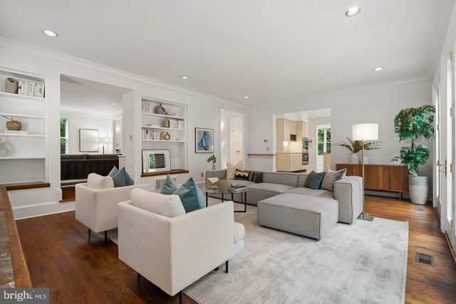 4753 RESERVOIR RD NW, Washington, DC 20007