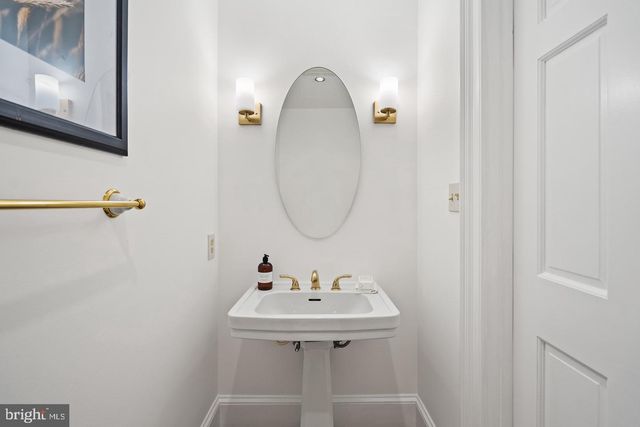 4753 RESERVOIR RD NW, Washington, DC 20007