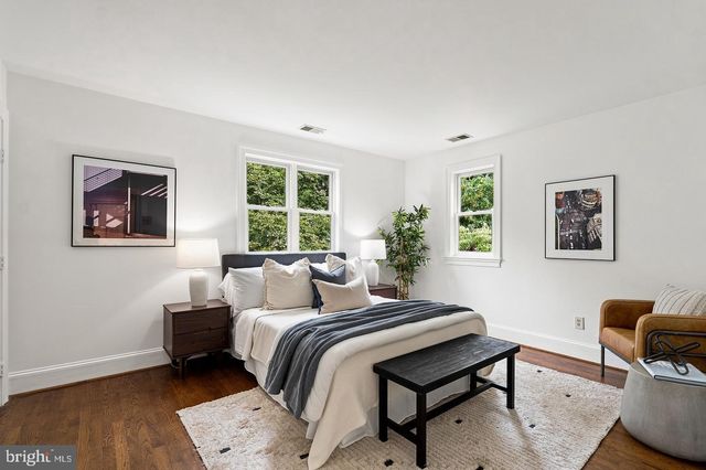 4753 RESERVOIR RD NW, Washington, DC 20007