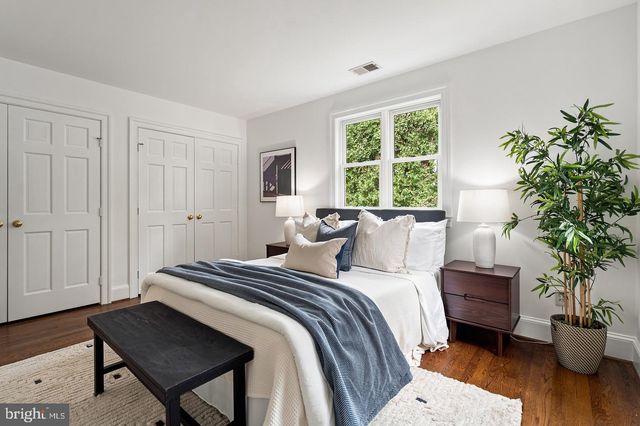 4753 RESERVOIR RD NW, Washington, DC 20007