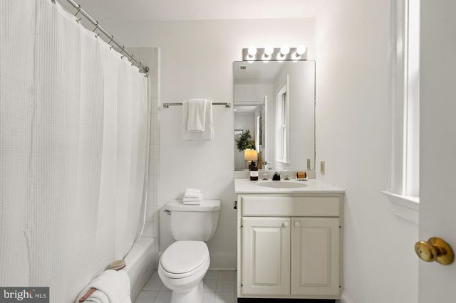 4753 RESERVOIR RD NW, Washington, DC 20007