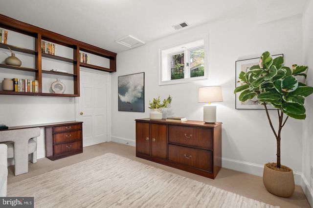 4753 RESERVOIR RD NW, Washington, DC 20007