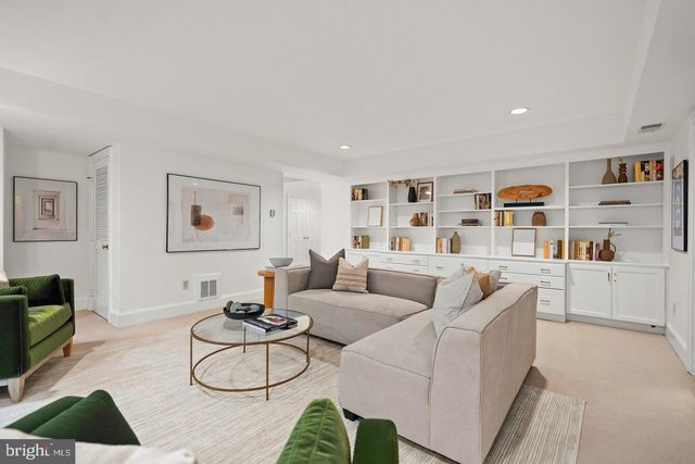 4753 RESERVOIR RD NW, Washington, DC 20007