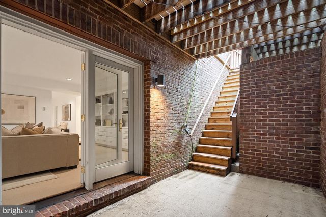 4753 RESERVOIR RD NW, Washington, DC 20007