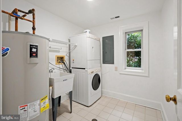 4753 RESERVOIR RD NW, Washington, DC 20007