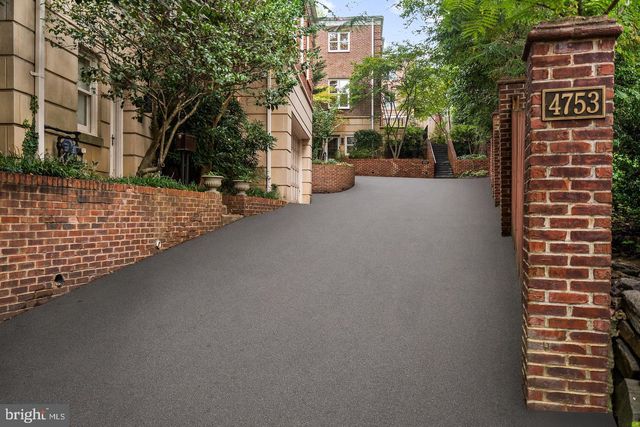 4753 RESERVOIR RD NW, Washington, DC 20007