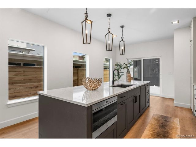 537 Josephine St, Denver, CO 80206