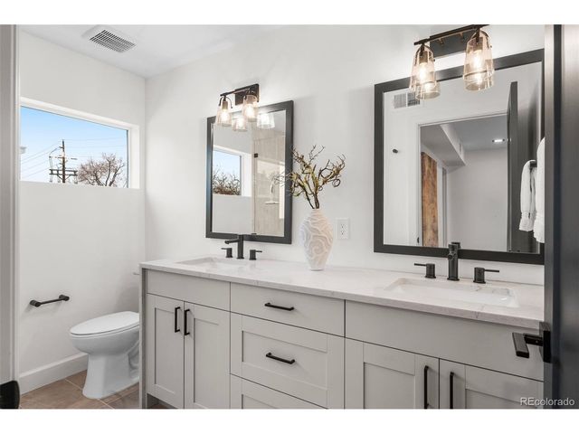 537 Josephine St, Denver, CO 80206