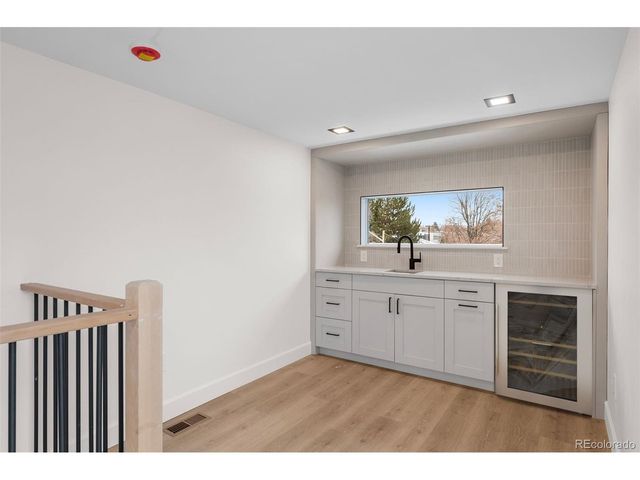 537 Josephine St, Denver, CO 80206