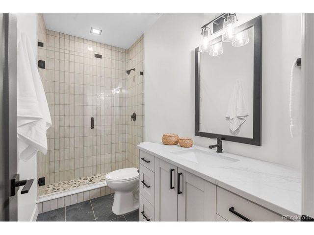 537 Josephine St, Denver, CO 80206