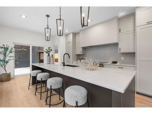 537 Josephine St, Denver, CO 80206