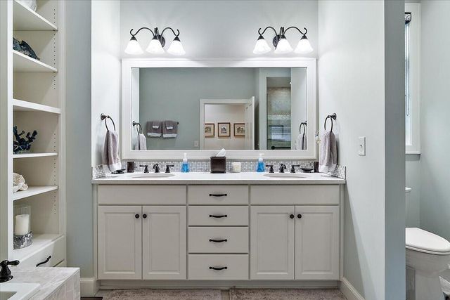 2666 Heritage Way, Stevensville, MI 49127