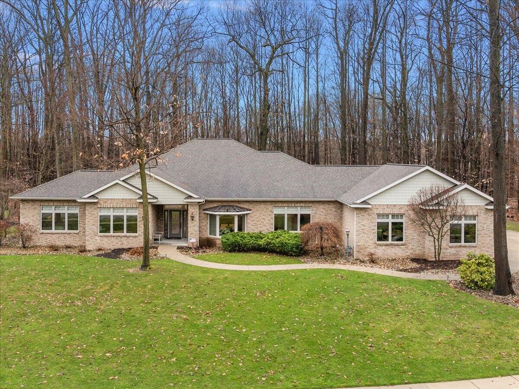 2666 Heritage Way, Stevensville, MI 49127