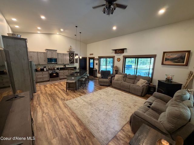3667 Upper Gold Creek Rd, Sandpoint, ID 83864