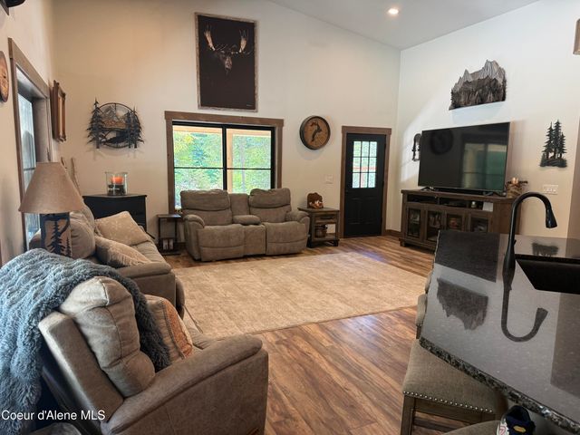 3667 Upper Gold Creek Rd, Sandpoint, ID 83864