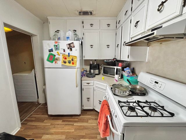 720 S 11th Street, Slaton, TX 79364