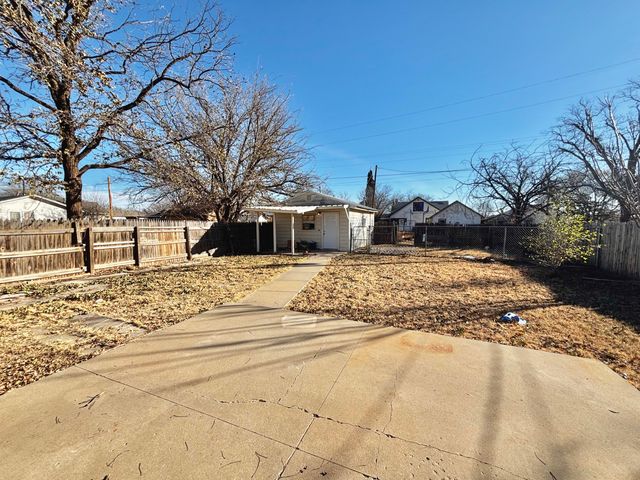720 S 11th Street, Slaton, TX 79364