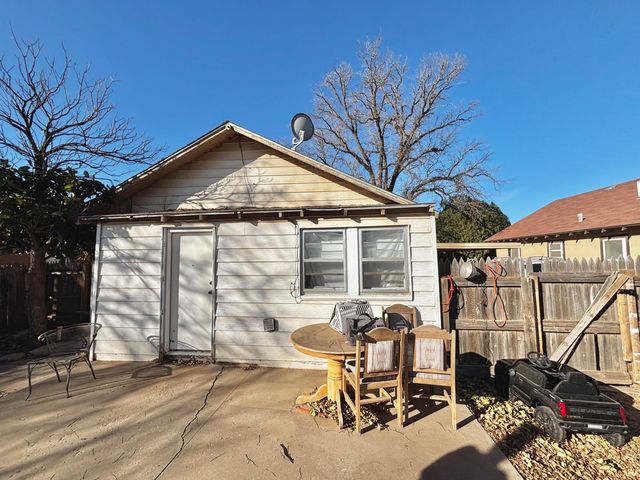 720 S 11th Street, Slaton, TX 79364