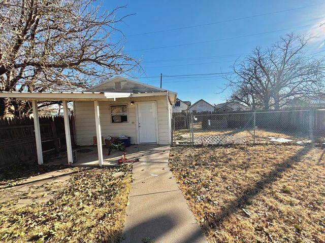 720 S 11th Street, Slaton, TX 79364