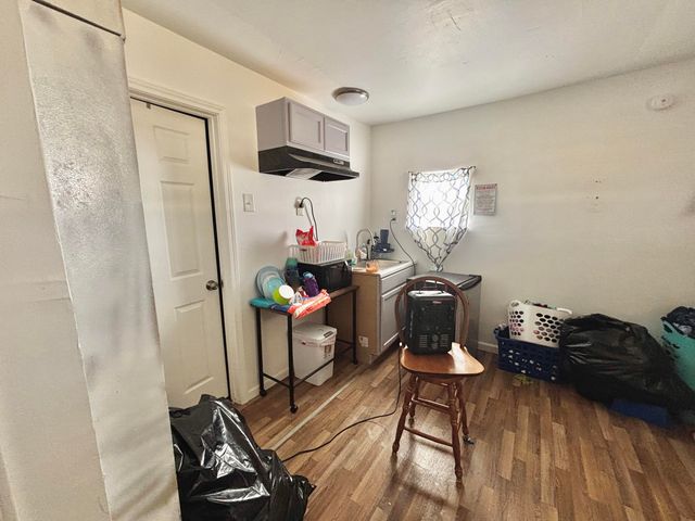 720 S 11th Street, Slaton, TX 79364