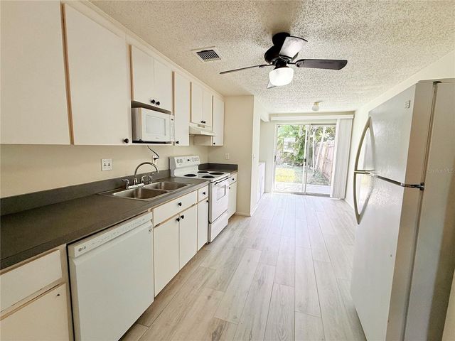 4107 78TH STREET W 4107, Bradenton, FL 34209