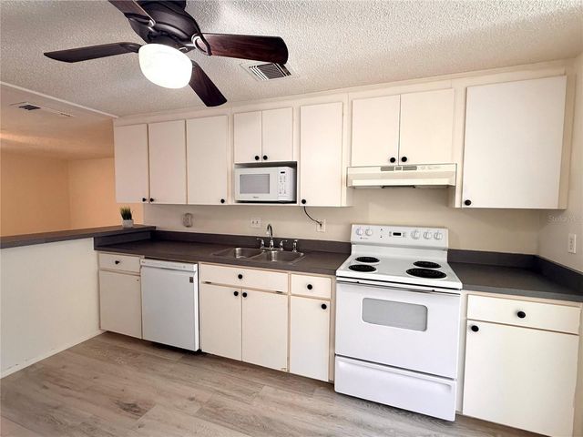 4107 78TH STREET W 4107, Bradenton, FL 34209