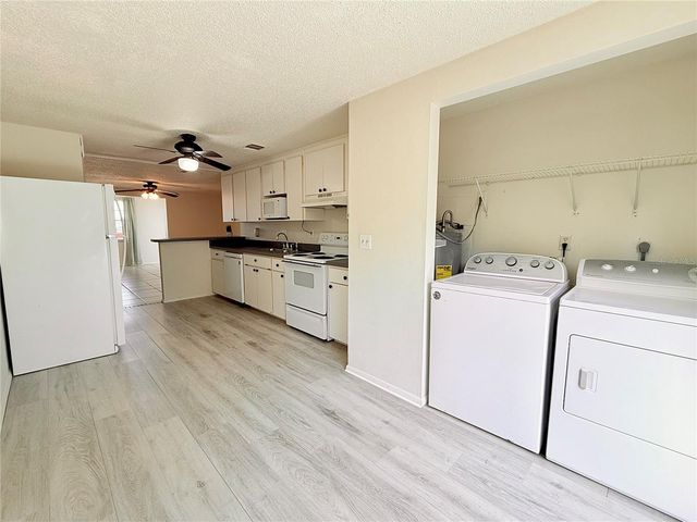 4107 78TH STREET W 4107, Bradenton, FL 34209