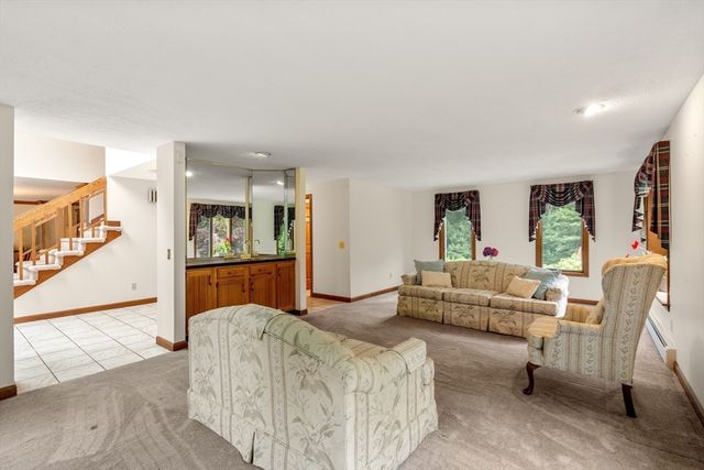 76 Ellisville Green, Plymouth, MA 02360