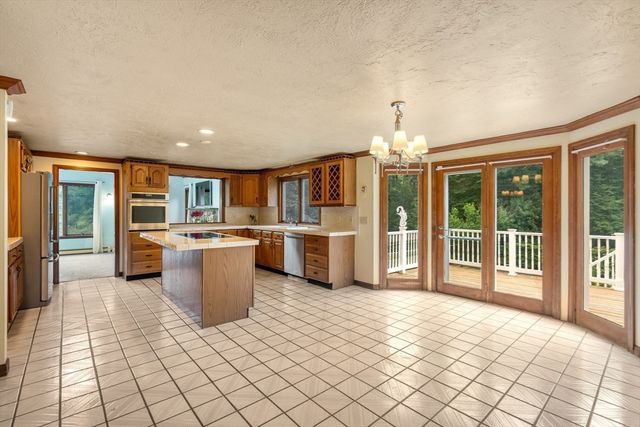 76 Ellisville Green, Plymouth, MA 02360