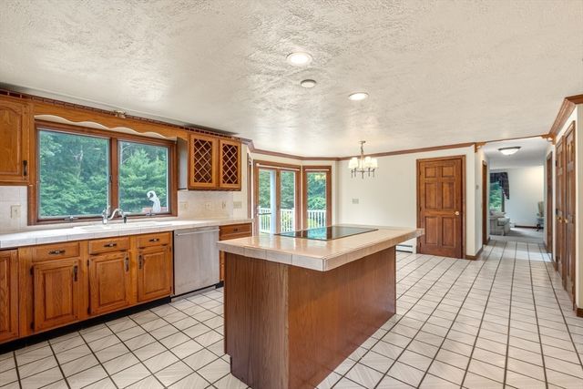 76 Ellisville Green, Plymouth, MA 02360