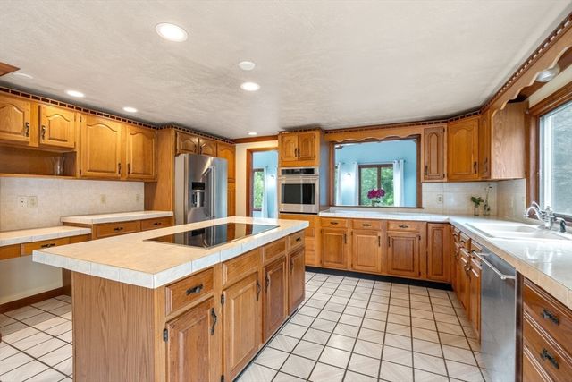 76 Ellisville Green, Plymouth, MA 02360