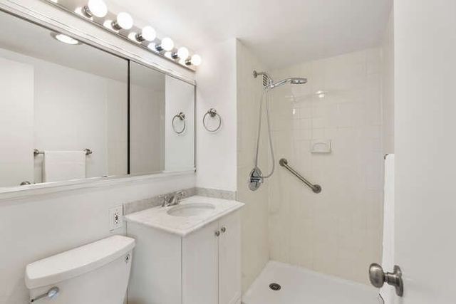 2 Hawthorne Pl 16M, Boston, MA 02114