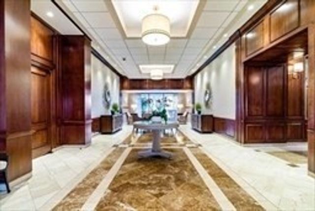 2 Hawthorne Pl 16M, Boston, MA 02114