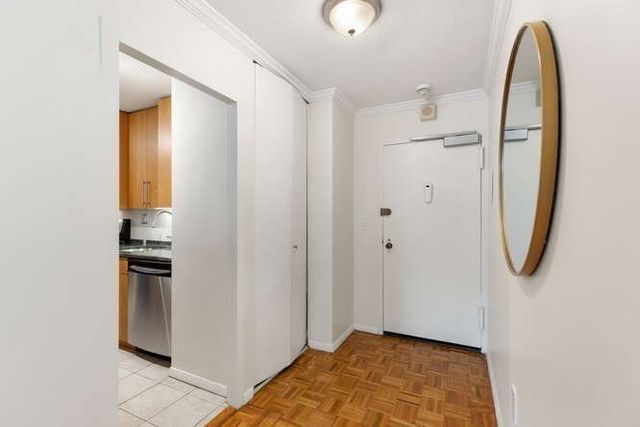 2 Hawthorne Pl 16M, Boston, MA 02114