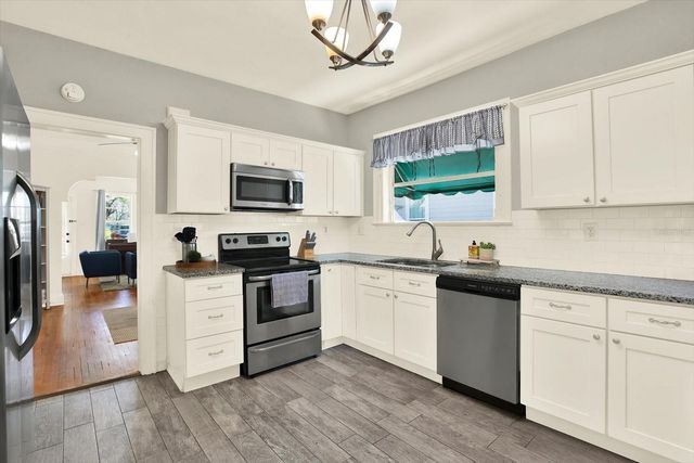 1414 E PARIS STREET, Tampa, FL 33604