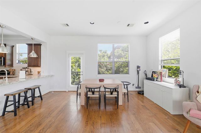 214 W 28th Street, Houston, TX 77008