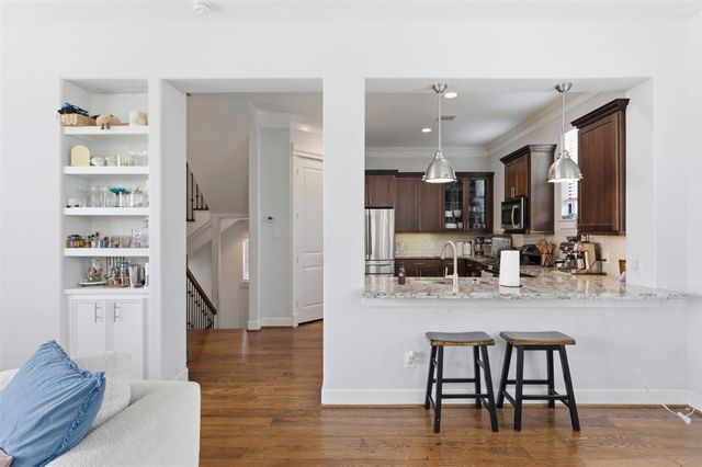 214 W 28th Street, Houston, TX 77008