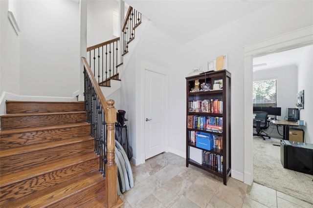 214 W 28th Street, Houston, TX 77008