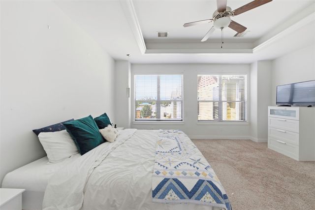 214 W 28th Street, Houston, TX 77008