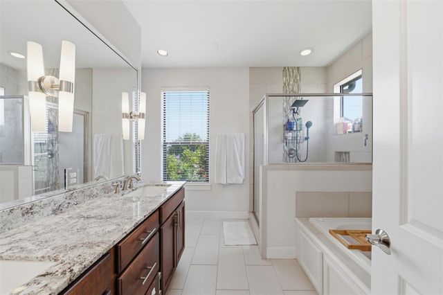214 W 28th Street, Houston, TX 77008