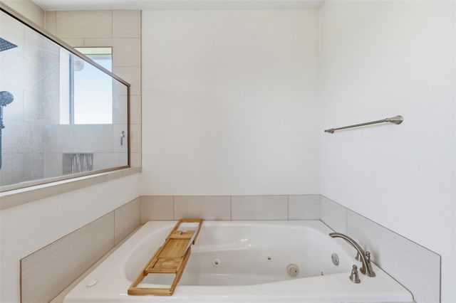 214 W 28th Street, Houston, TX 77008