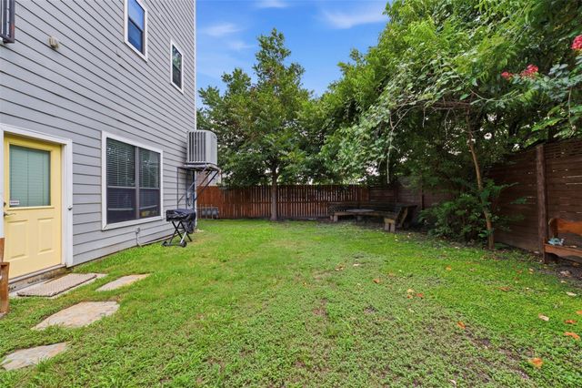 214 W 28th Street, Houston, TX 77008