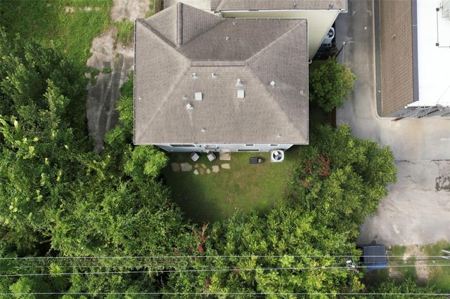 214 W 28th Street, Houston, TX 77008