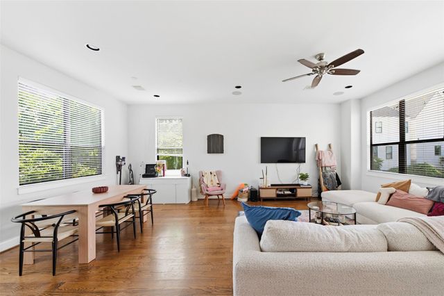 214 W 28th Street, Houston, TX 77008